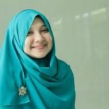 Kriteria Jilbab Menurut Al-Qur’an dan As-Sunnah